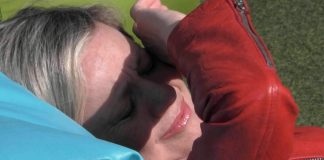 Antonella Elia stressata dalle continue liti scoppia in lacrime, le cedono i nervi e va in depressione