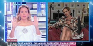 Asia Argento vs Claudia Gerini dito medio a Live Non è la D’Urso Asia Argento, vs Claudia Gerini dito medio a Live Non è la D'Urso