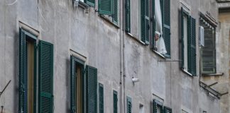 Coronavirus, flash mob 14 marzo: alle ore 18 tutta l’Italia unita canta Azzurro coronavirus flash mob 14 marzo