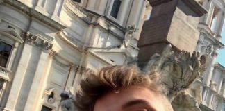 Amici 2020 news: Jacopo in lacrime alle parole della fidanzata Greta Gossip ultima ora - Dopo la terza puntata del Serale, Jacopo riceve la telefonata della sua fidanzata Greta. Lacrime di gioa Jacopo e Greta telefonata terza puntata Amici 2020, Jacopo e Greta telefonata,