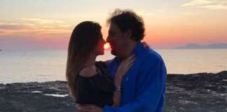 Enrico Brignano e la moglie Flora Canto in: ricatti d’amore! Enrico Brignano e la moglie Flora Canto