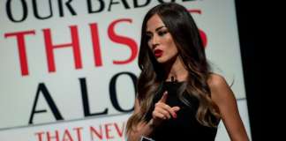 Giorgia Palmas torna in TV col pancione, Filippo al settimo cielo per la figlia Giorgia Palmas torna in TV col pancione, Filippo al settimo cielo per la figlia