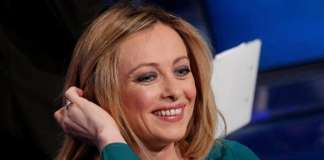 Giorgia Meloni, Incidente! La deputata con le stampelle Cosa è successo? giorgia-meloni-incidente