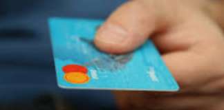 Bancomat per pagare: sconti e bonus fiscali per spingere i consumi Bancomat per pagare, sconti e bonus fiscali,