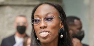 Sanremo: 2023 vallette Paola Egonu da Tokyo a Sanremo al fianco di Amadeus Sanremo: 2023 vallette Paola Egonu al fianco di Amadeus