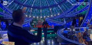 Sanremo: 2023 Amadeus svela la nuova scenografia da Fiorello a Viva Rai 2 Sanremo: 2023 la scenografia nuova del Teatro Ariston di Sanremo