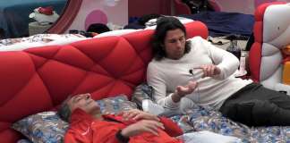 Gf Vip: Romita a Onestini, “Quei due sono pezzi di mer*a” la regia taglia il video Gf Vip: Romita a Onestini, "Quei due sono pezzi di mer*a" la regia taglia il video